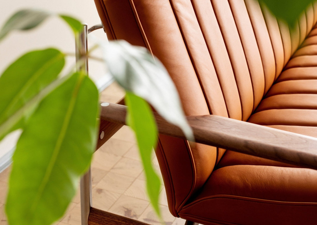 1001 AX Sofa