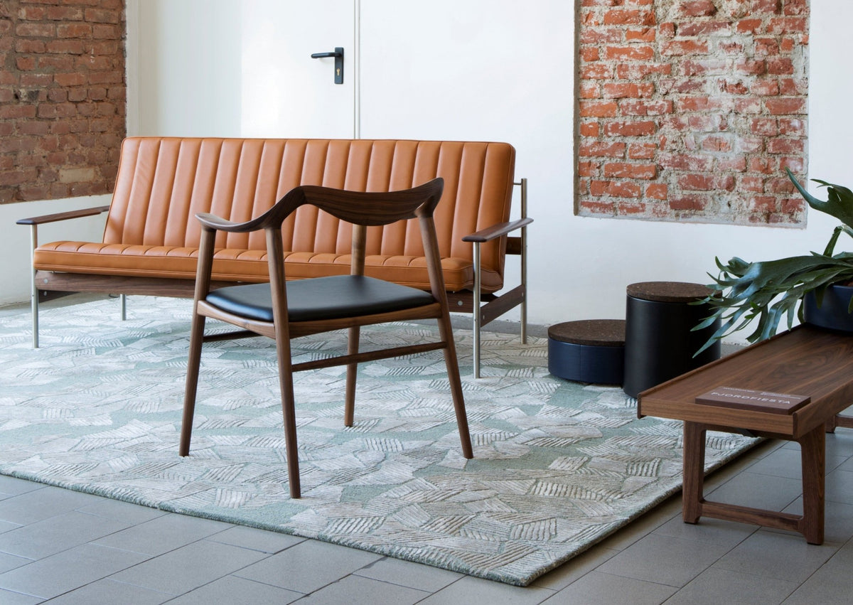 1001 AX Sofa