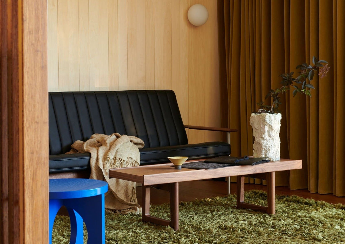 1001 AX Sofa